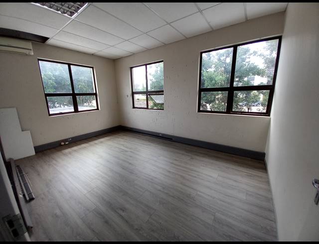1,428M² OFFICE TO LET IN BRYANSTON
